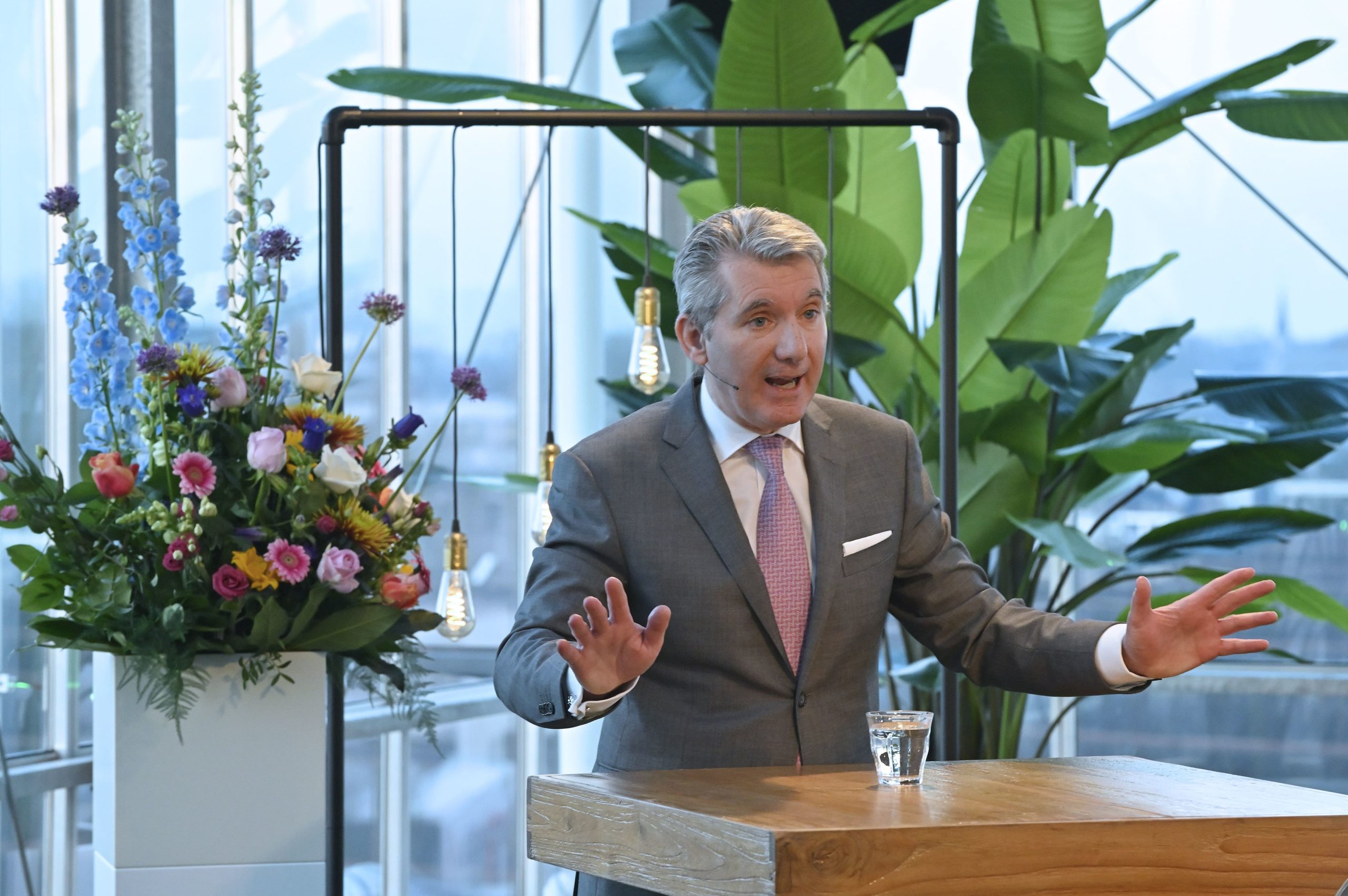 De Boeck messcherp in Nieuwjaarstoespraak